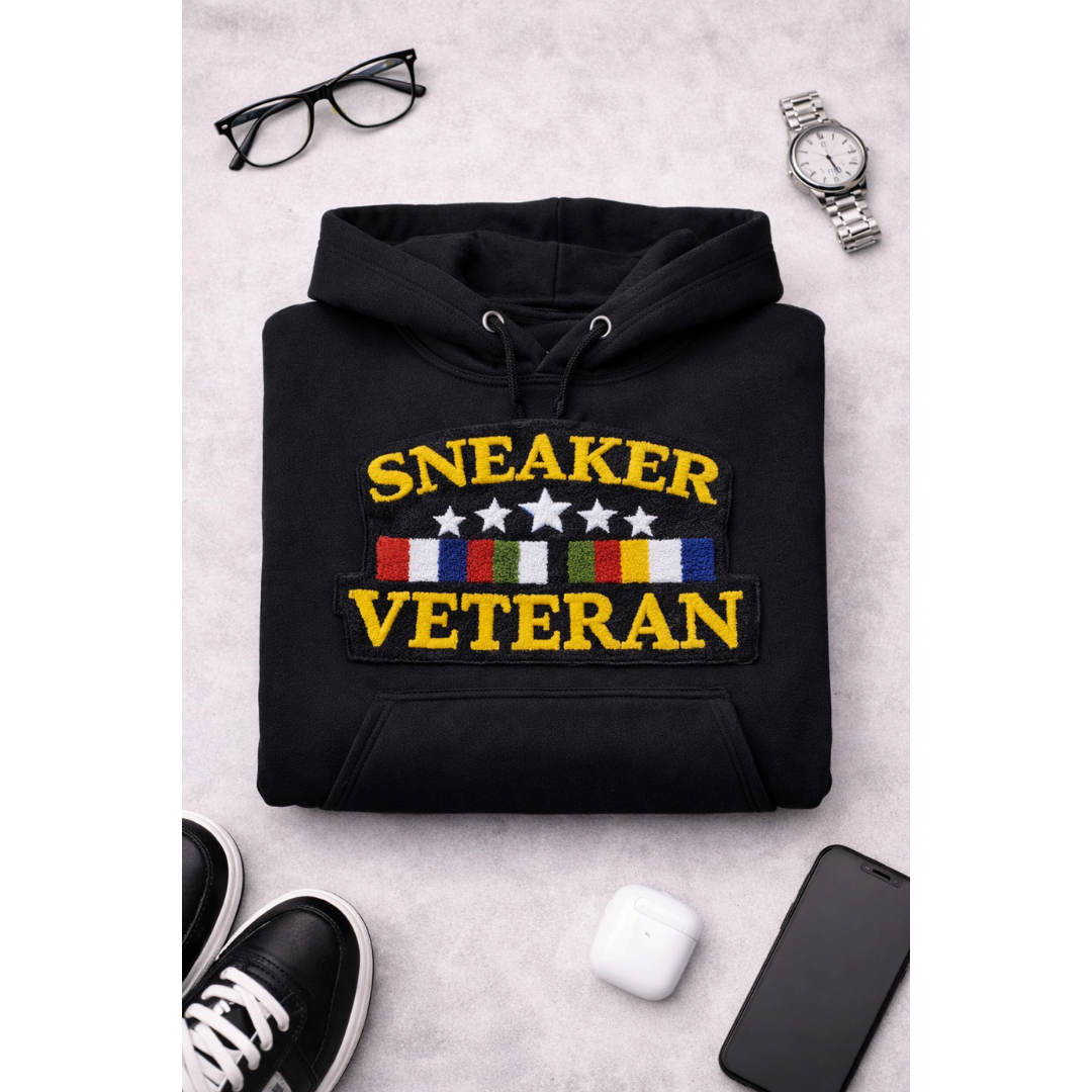 Sneaker Veteran Chenille Patch Hoodie – Streetwear Pullover with Kangaroo Pocket